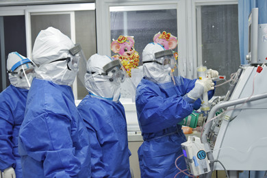 2020年2月，918博天堂官网医疗医护人员在武汉一线积极参与救治。